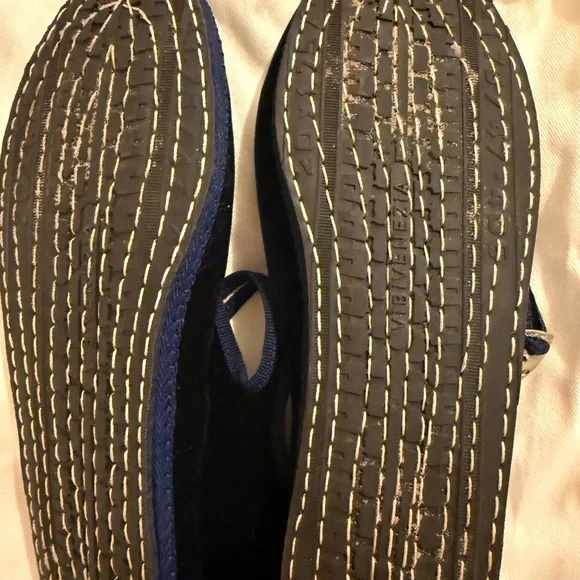 Venezia Women's Dark Blue Velvet Flats - Picture 3 of 3